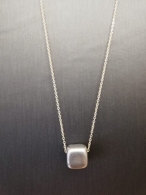 Chain golden necklace grey bead