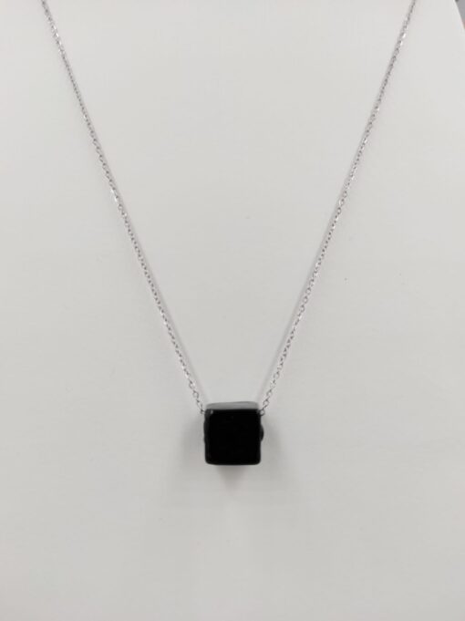 Chain silver necklace black bead