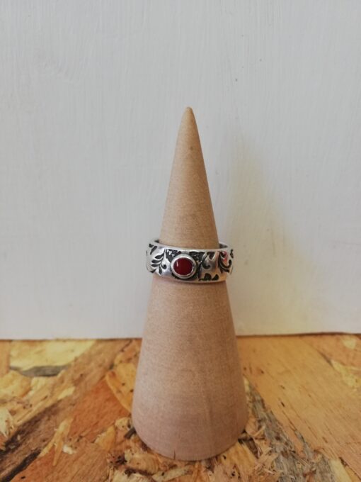 Floral bordeaux silver ring