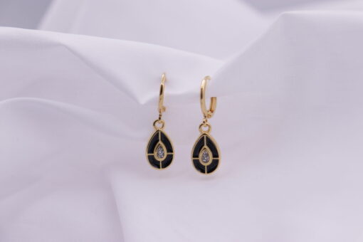 Drops black