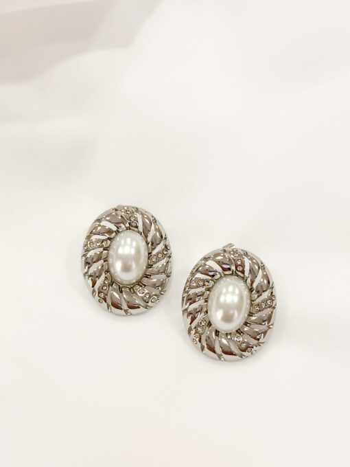 Crystal pearl silver