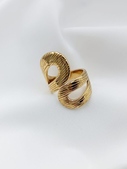 Twisted gold