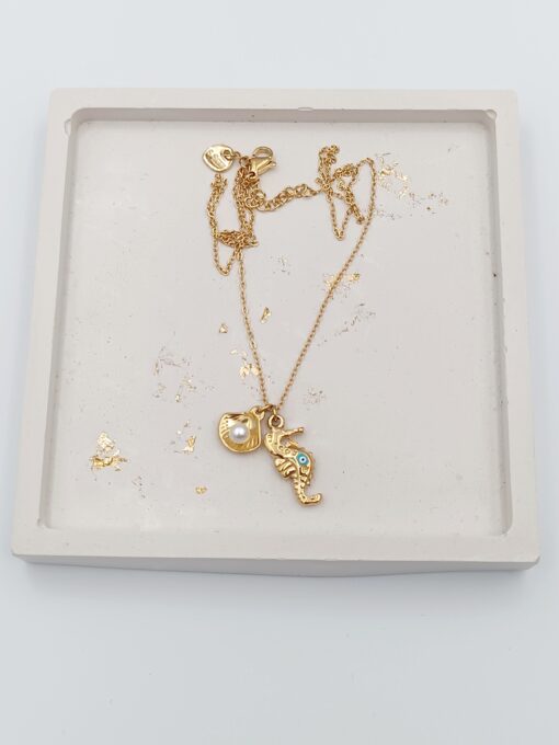 Hippocampus gold necklace