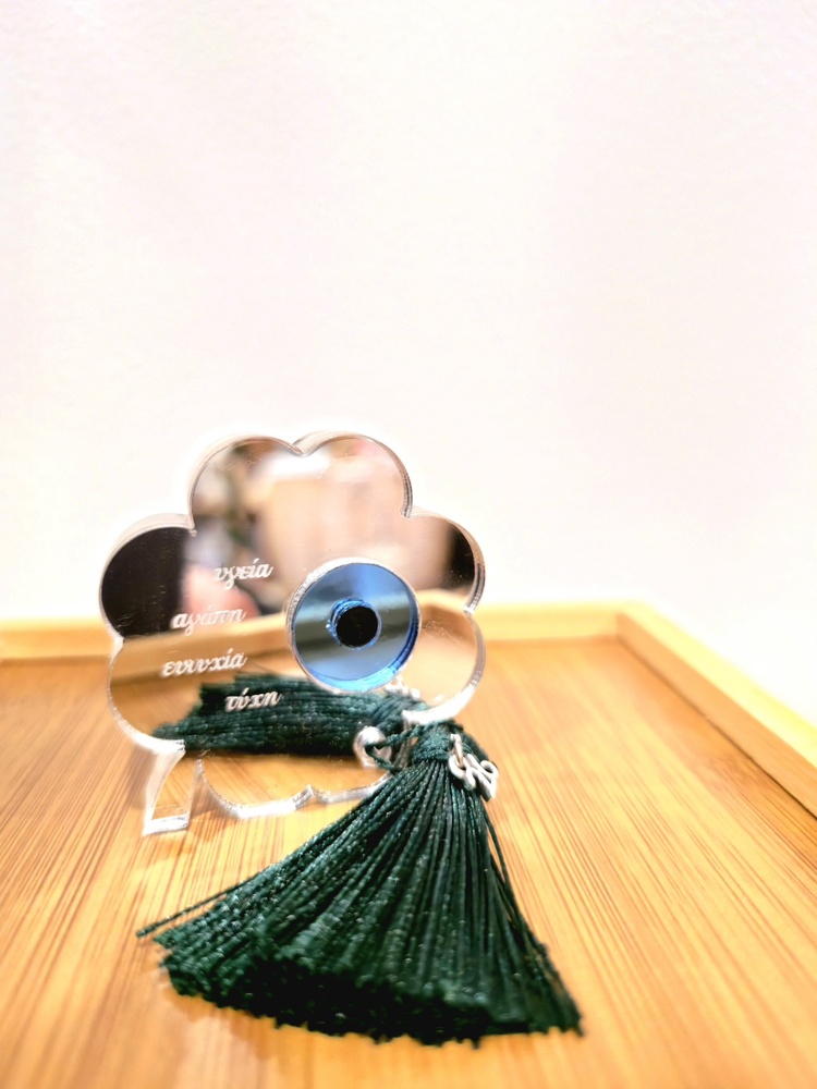 Γούρι 2026 τριφύλλι τετράφυλλο ασημί με μάτι γαλάζιο plexi επιτραπέζιο